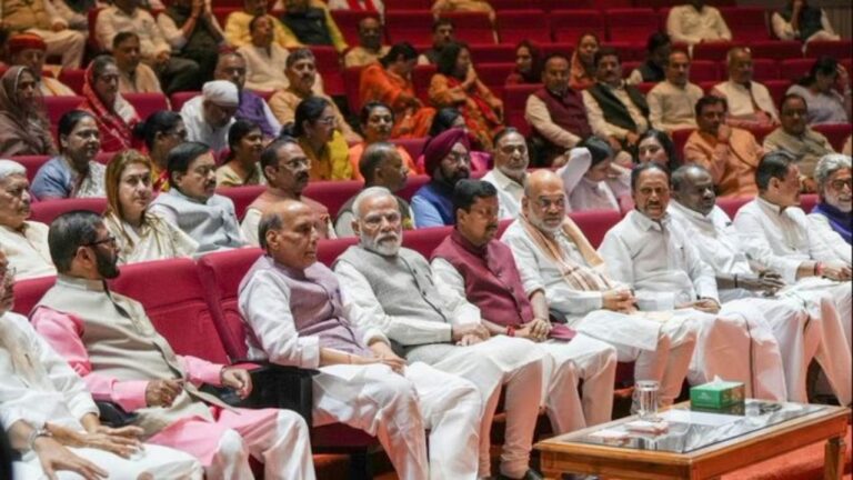 रोजगार और कौशल विकास में अभूतपूर्व प्रगति: एनडीए के ‘मंगल मिलन’ में मनसुख मंडाविया का विस्तृत प्रेजेंटेशन रोजगार और कौशल विकास में अभूतपूर्व प्रगति: एनडीए के 'मंगल मिलन' में मनसुख मंडाविया का विस्तृत प्रेजेंटेशन