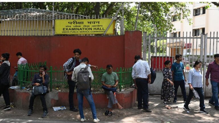 उत्तर प्रदेश लोक सेवा आयोग ने बदली पीसीएस मेंस की कॉपियों के मूल्यांकन की प्रक्रिया, सीधी भर्ती के चयन प्रक्रिया में भी बड़ा बदलाव उत्तर प्रदेश लोक सेवा आयोग ने बदली पीसीएस मेंस की कॉपियों के मूल्यांकन की प्रक्रिया, सीधी भर्ती के चयन प्रक्रिया में भी बड़ा बदलाव