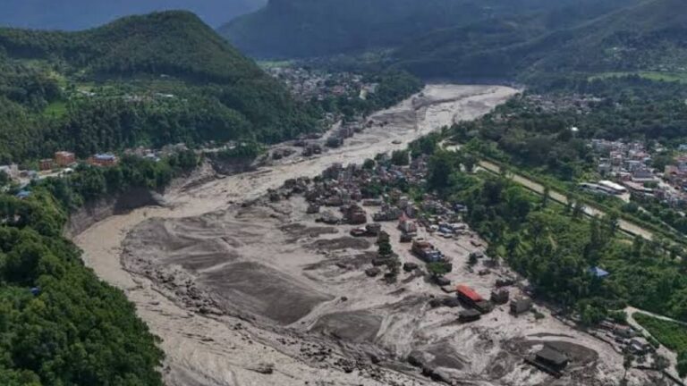 नेपाल में विनाशकारी बाढ़: महाराष्ट्र के 114 श्रद्धालुओं के लापता होने से परिजनों में मची अफरा-तफरी, कैलाश मानसरोवर यात्रा प्रभावित नेपाल में विनाशकारी बाढ़: महाराष्ट्र के 114 श्रद्धालुओं के लापता होने से परिजनों में मची अफरा-तफरी, कैलाश मानसरोवर यात्रा प्रभावित