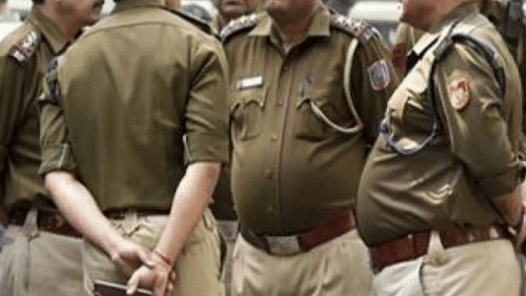 छत्तीसगढ़ सरगुजा में बेटे ने टांगी से माता-पिता की निर्मम हत्या कर शव बोरी में बांध फरार हुआ, पुलिस ने किया गिरफ्तार