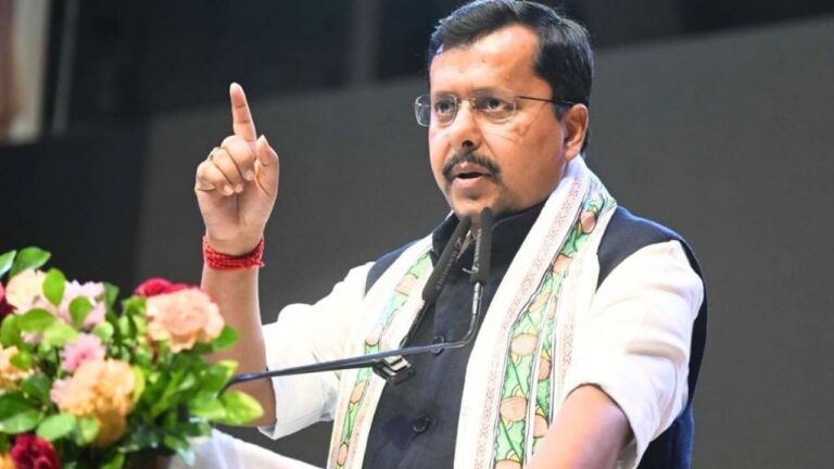 नितिन नबीन ने बनाई ‘टीम 45’: युवाओं को साधने के लिए बीजेपी की नई रणनीति और चुनौतियां नितिन नबीन ने बनाई ‘टीम 45’: युवाओं को साधने के लिए बीजेपी की नई रणनीति और चुनौतियां