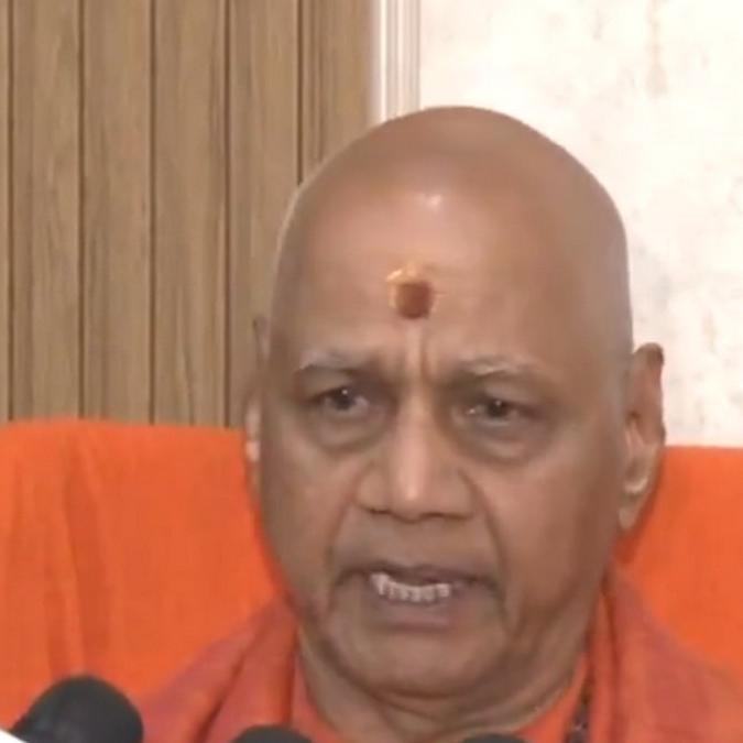 अयोध्या राम मंदिर ट्रस्ट में गोविंद देव गिरि के प्रमोशन पर उठे सवाल: क्या बदलेंगे ट्रस्ट के कामकाज के तरीके अयोध्या राम मंदिर ट्रस्ट में गोविंद देव गिरि के प्रमोशन पर उठे सवाल: क्या बदलेंगे ट्रस्ट के कामकाज के तरीके