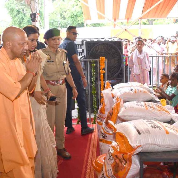 उत्तर प्रदेश में बाढ़ संकट: योगी सरकार के स्थायी समाधान के प्रयास और चुनौतियाँ उत्तर प्रदेश में बाढ़ संकट: योगी सरकार के स्थायी समाधान के प्रयास और चुनौतियाँ